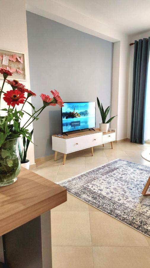 Divjaka Apartments 3 - City Center ภายนอก รูปภาพ